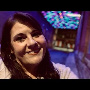 Meet your Posher, Edith